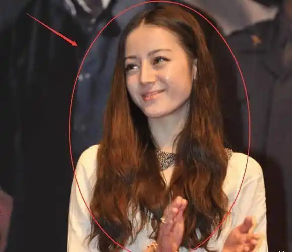 热巴出道前生图被疯传,看到未p照后,被她脸怔住了_状态_角色_脸蛋