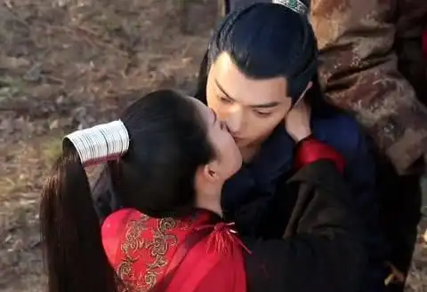 许凯荧幕初吻给了招摇白鹿的初吻却给了他你是怎么亲下去的