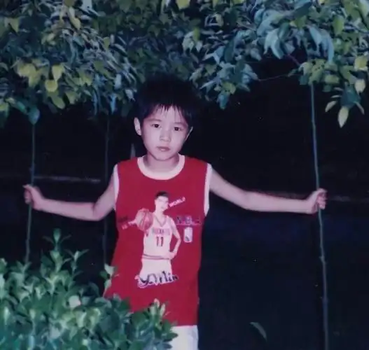 刘昊然童年旧照