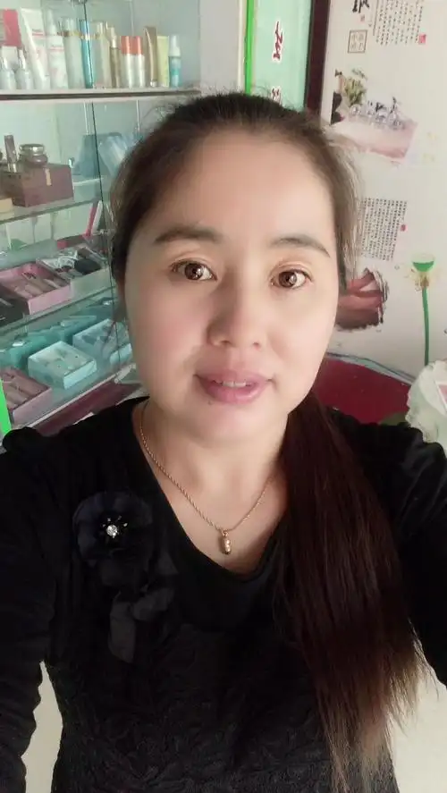 42岁离异女征婚照片(id:79322459)_新疆乌鲁木齐征婚交友_珍爱网