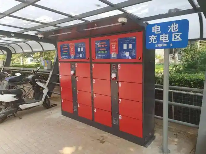 瀛海各社区都配备电动车安全集中充电区编者按:楼内停放的电动车就像