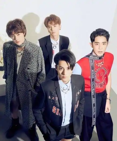 看完这样的时尚写真大片,网友:突然期待新版《流星花园》_王鹤棣_官鸿