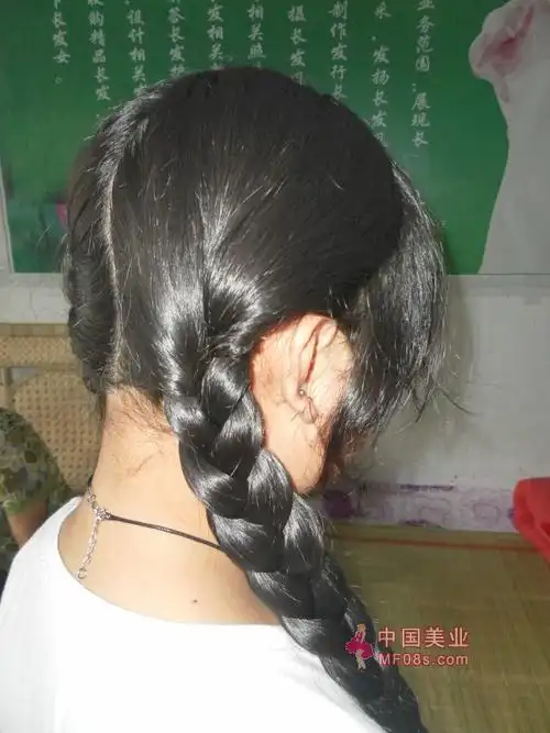 剪下妙龄少女油亮麻花大辫-爱秀发126#(29) 剪发_中国长发