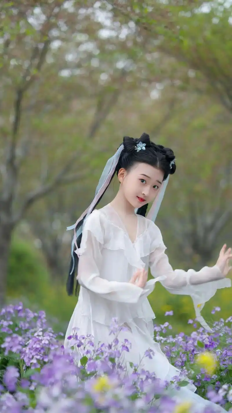 穿汉服这么拍仙气十足 花间舞,花间游,不负好春光