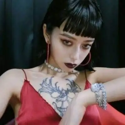 霸气图片女生头像女霸气超拽有范2019快手最火背景图持枪社会哥_男