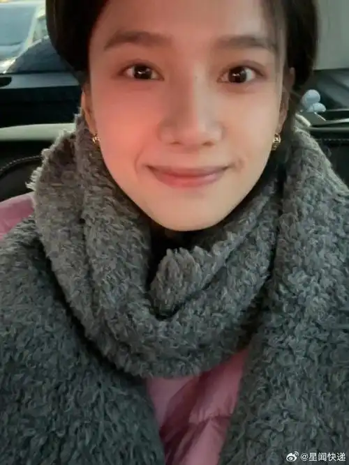 张婧仪素颜照    她是内娱素颜照最多的女明星吧,这姐真不把我们当外