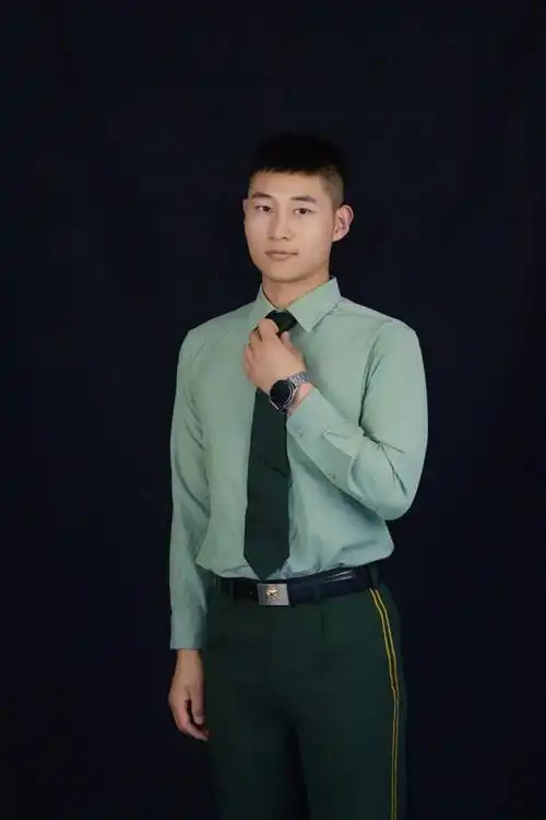 写真看完小姐姐同样也拍下了珍贵的军装照海军某部即将退伍的女兵唯美