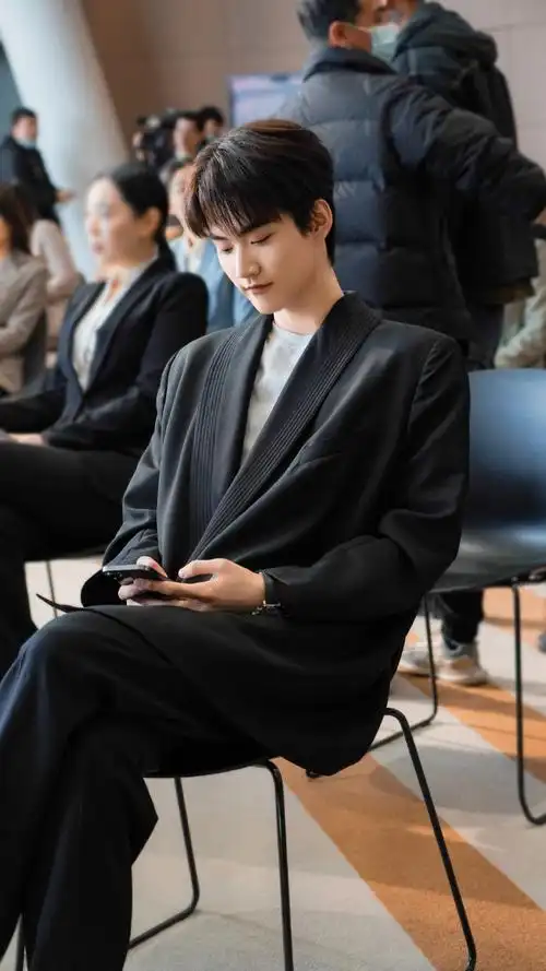 #周柯宇以爱为营#