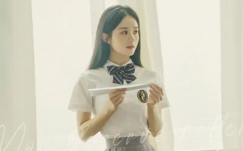 【赵丽颖】学姐,一起去图书馆学习吧～难见的校服造型,快快查收心动