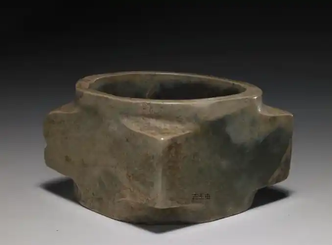 精选上百件古代玉琮