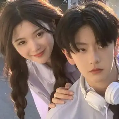 真人唯美一对情侣可爱头像 让人心动的美女情头图片