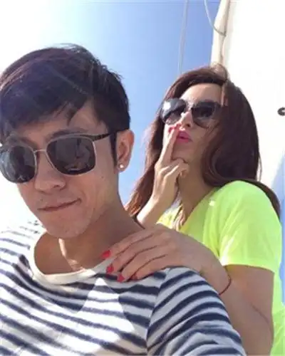 图林申老婆杨雨辰图片被丑化儿子呆萌出镜