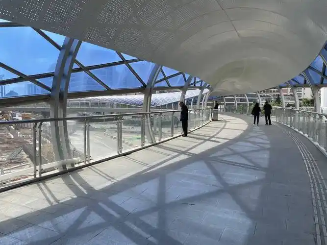 家门口新变化丨过马路看风景广州300多座人行天桥一桥一景