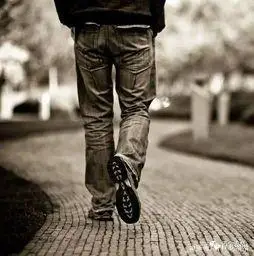 一个人独自行走,怎样才能被记住