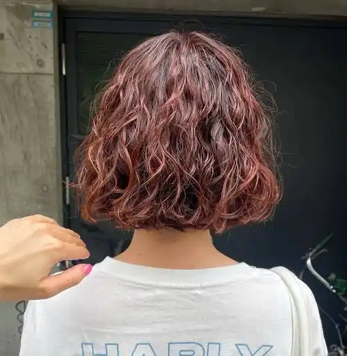 一,羊毛卷波波头的魅力所在羊毛卷波波头,顾名思义