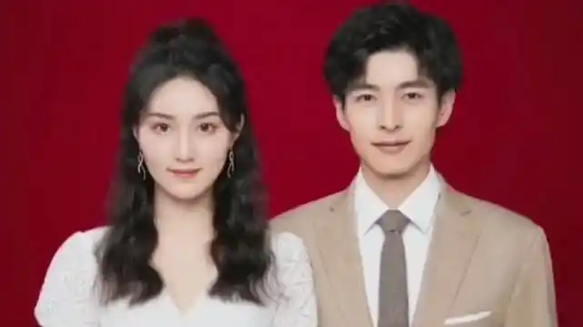 文韬发晒与女友佳佳的结婚证照片