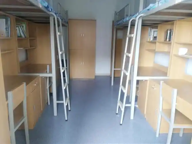 环境_宿舍_食堂