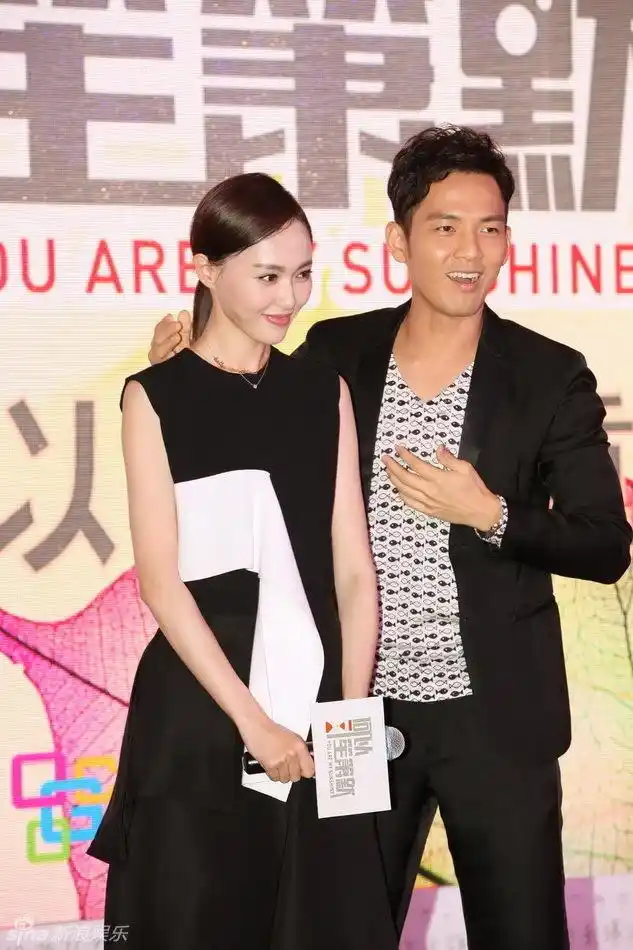 组图:钟汉良唐嫣《何以笙箫默》甜蜜互动