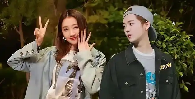 鹿晗关晓彤日本旅游被偶遇同框力破分手传闻cp粉表示又磕到了