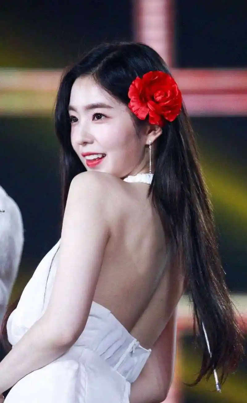 女爱豆舞台绝美瞬间:裴珠泫这真是名场面了,林允儿眼神好绝啊