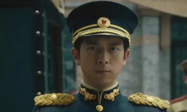 《人生若如初见》片花曝光,李现军装帅气逼人,画面有电影质感