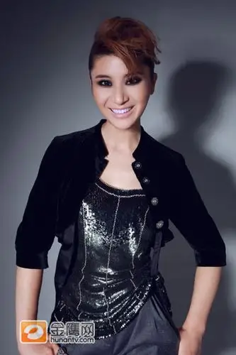 后天美女尚雯婕亮相全凭化妆师鬼斧神工