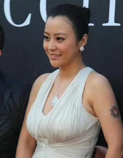 作为一个演员,郝蕾身上的标签很多:邓超前女友,李光洁前妻,曾经地域黑