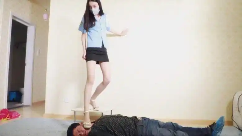 疯狂剁脸第一部 xbnynt