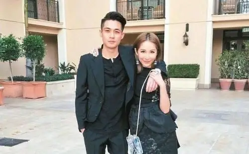 萧亚轩:你想娶多少个25岁以下的人男朋友结婚生孩子?