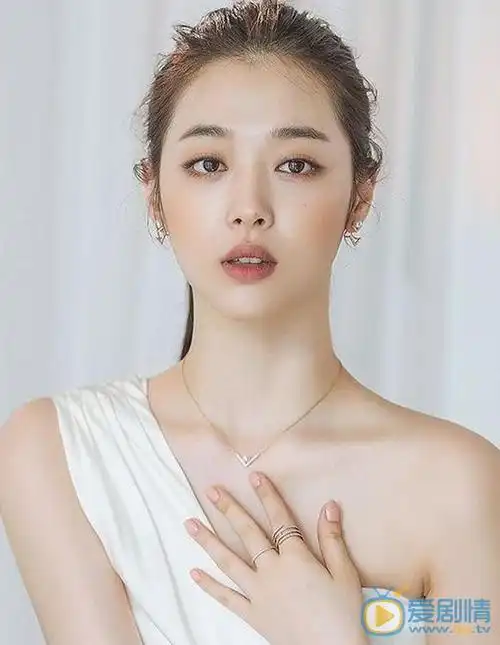 崔雪莉个人资料简介_崔雪莉图片写真_生活照_家庭背景-明星库