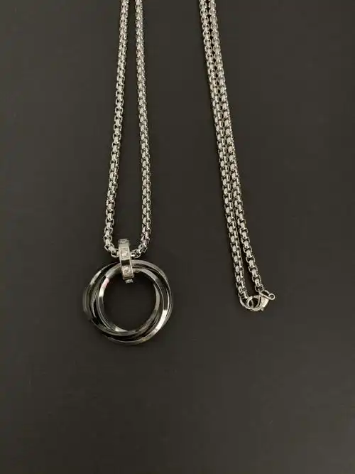 guuka潮牌四环相扣吊坠项链 张艺兴同款情侣嘻哈小众指环挂坠项链