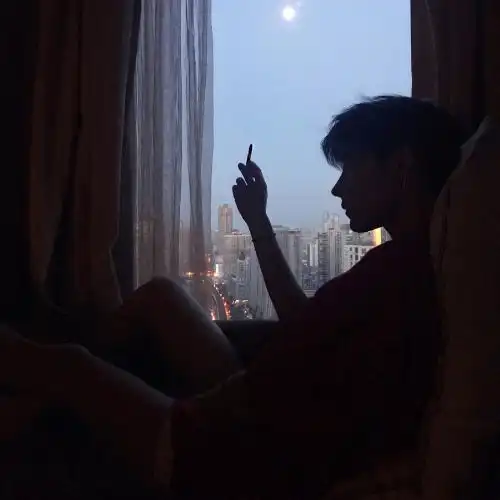 帅哥头像真人稳重这才是真正的成熟