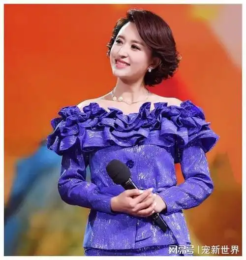 作为央视主持人的张蕾也有一个遗憾,就是16年无缘春晚.