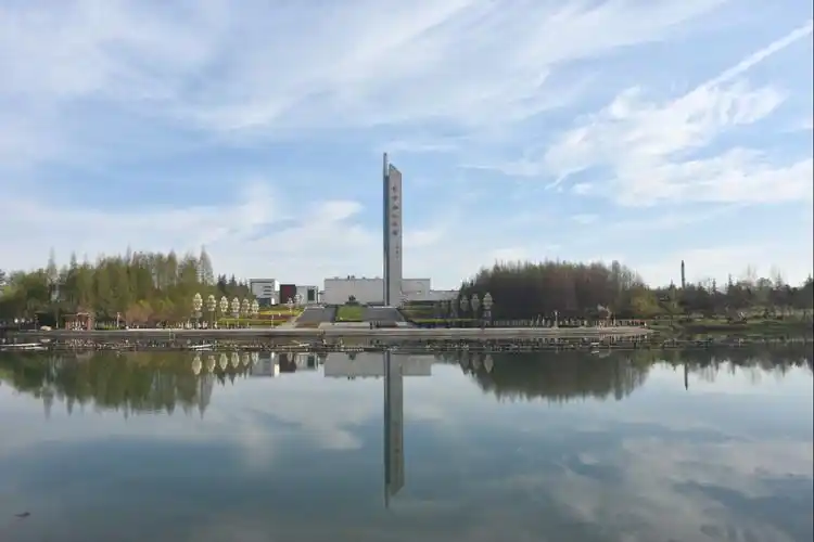 彭雪枫纪念馆外观彭雪枫纪念馆正门宿迁市雪枫公园是为纪念以彭雪枫