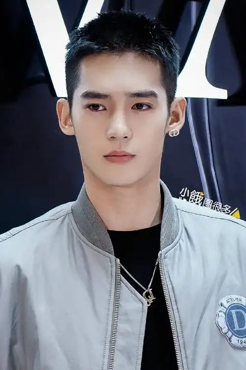 于适飞行夹克##于适寸头飞行夹克