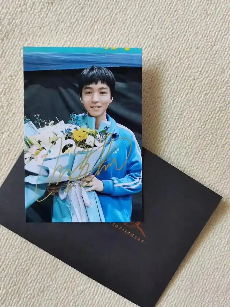 王俊凯签名照.#王俊凯 - 抖音