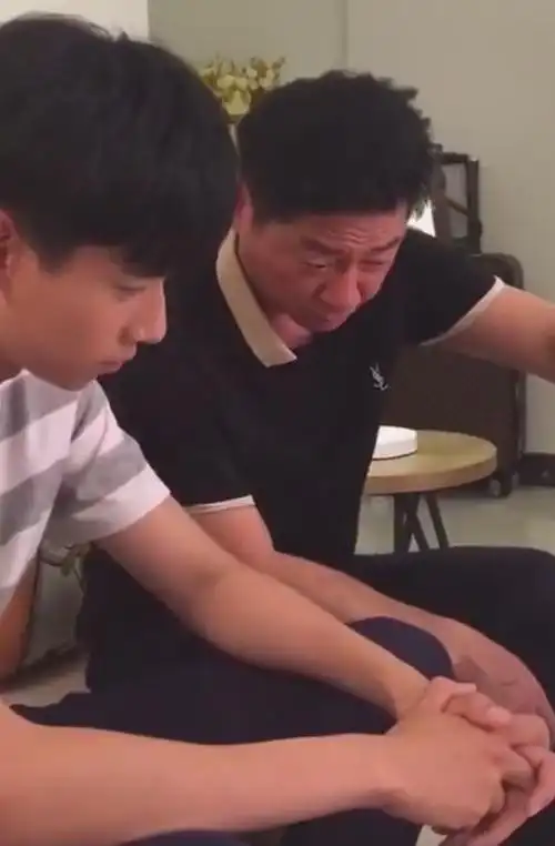 沈月剧中爸爸发博:露脚踝的各位注意保暖,胡一天第一个被点名?