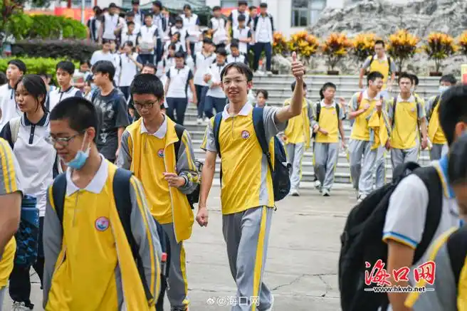 海南省教育厅明确,普通高中学校在当年秋季高一开学后不得再录取