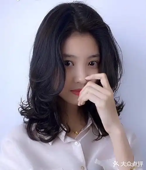 短发锁骨发气垫烫显白发色造型烫不挑脸型超鸡好看