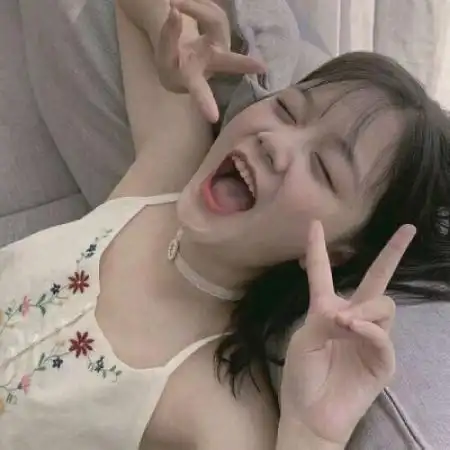 qq头像小孩可爱女生用微笑掩饰过去的回忆