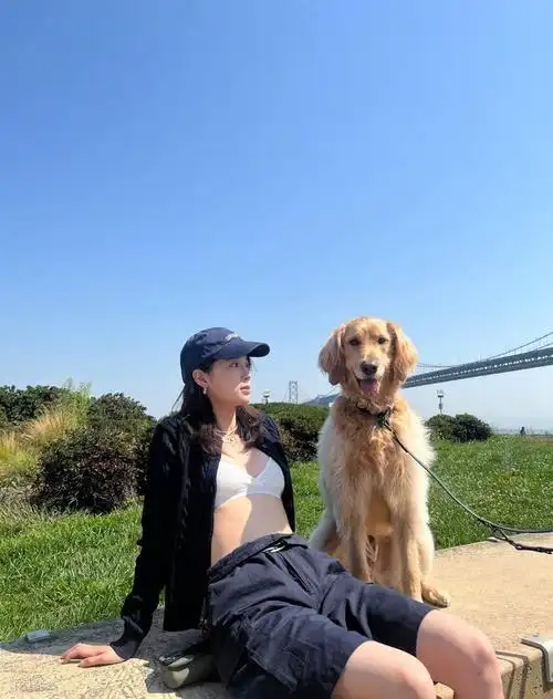 女星童年大公开赵露思网红脸欧阳娜娜软萌杨紫太普通