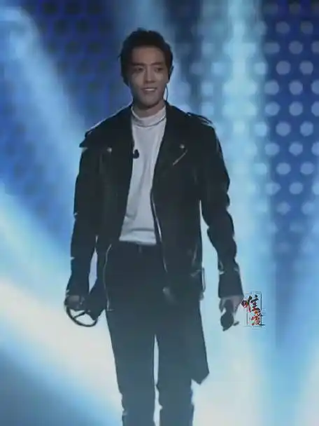 西装大背头,a爆全场!|乱世巨星|肖战_新浪新闻