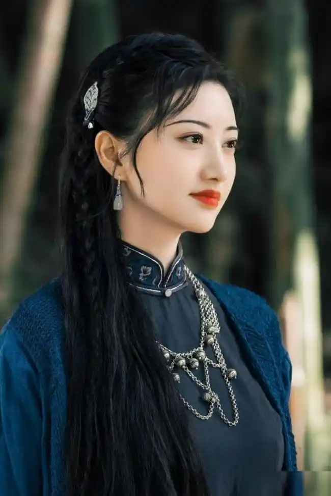 司藤景甜终于找对路子了新剧造型惊艳