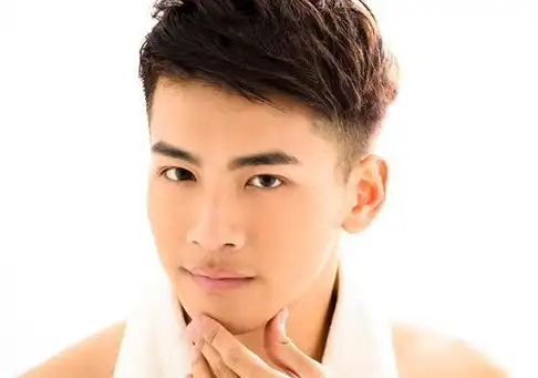 超显精神的男士短发了解一下_发型_男生_造型