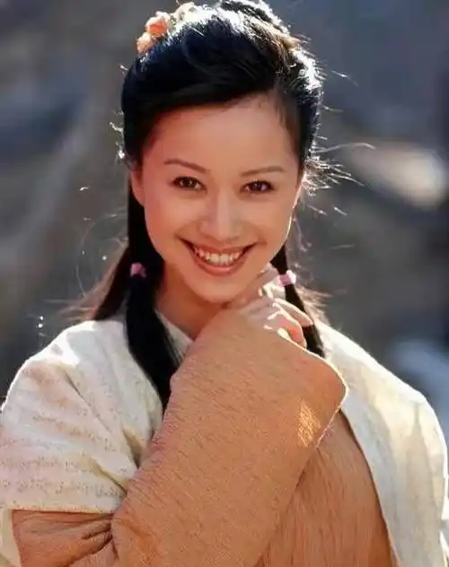 原创因策划走红长相冒昧被质疑变身人黄金期弃演隐退今45岁单身