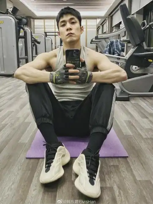 窝囊废的克星,非他莫属|老狼|靳东|黄轩|韩东君|精英男_网易订阅