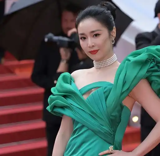 这一次,35岁的高叶,又给女明星们好好"上了一课"!