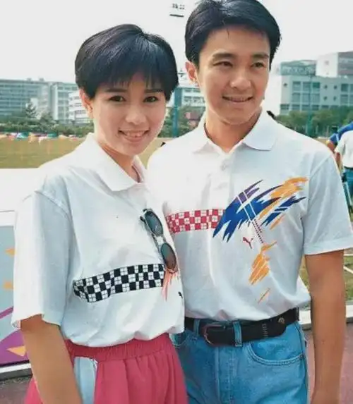 她是周星驰的一生所爱33岁意外失聪45岁因癌症不幸去世