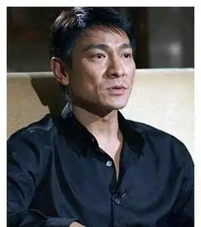 2005年,刘德华出资2500万,启动了一项名为"亚洲新星导"的扶持新导演