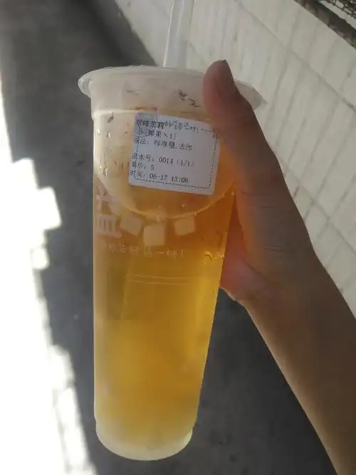 第二次发奶茶了 我的自拍照